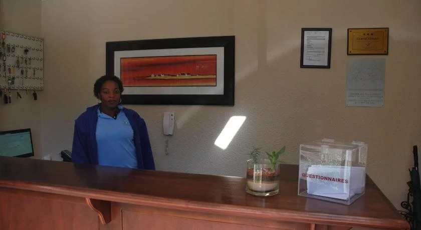 Woodmead Guest Lodge