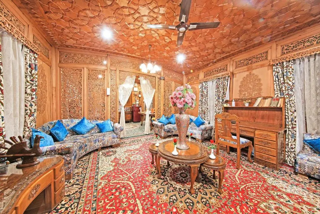 Kolu Group Of Houseboats