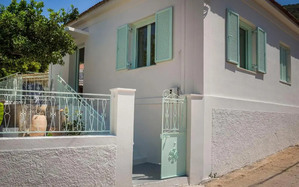 Bohemian Nest - Cheerful 2-Bedroom Villa with pool