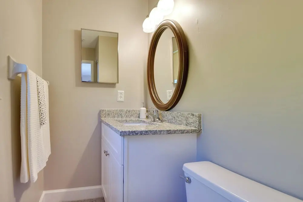 3 Mi to Riverwalk: Pet-friendly Home w/ Yard!