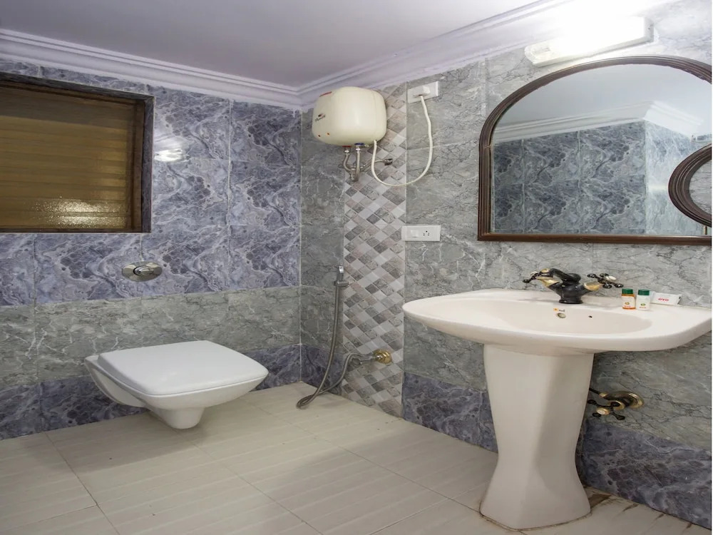 OYO 12078 Hotel Suncity