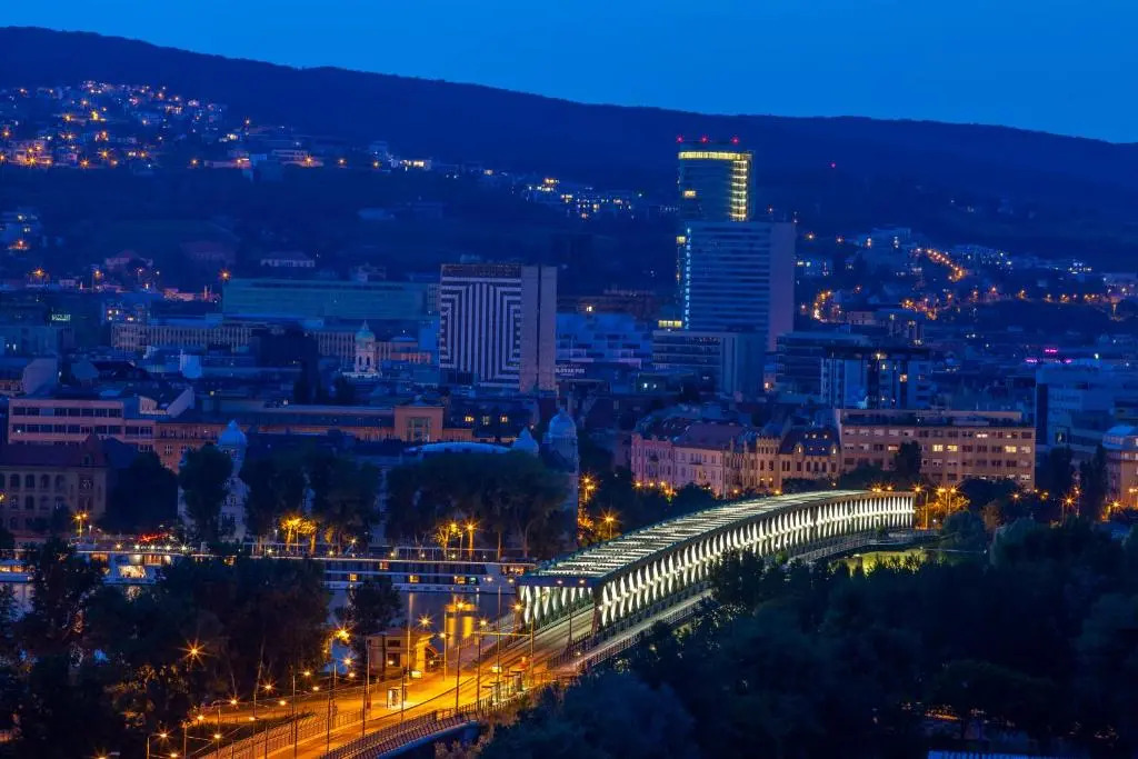 City View Air-Conditioned 24H Check-In