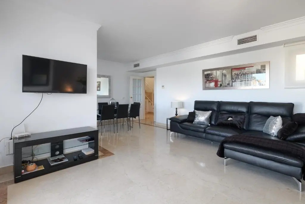4 Bedroom Apartment in Noray, San Pedro Beach