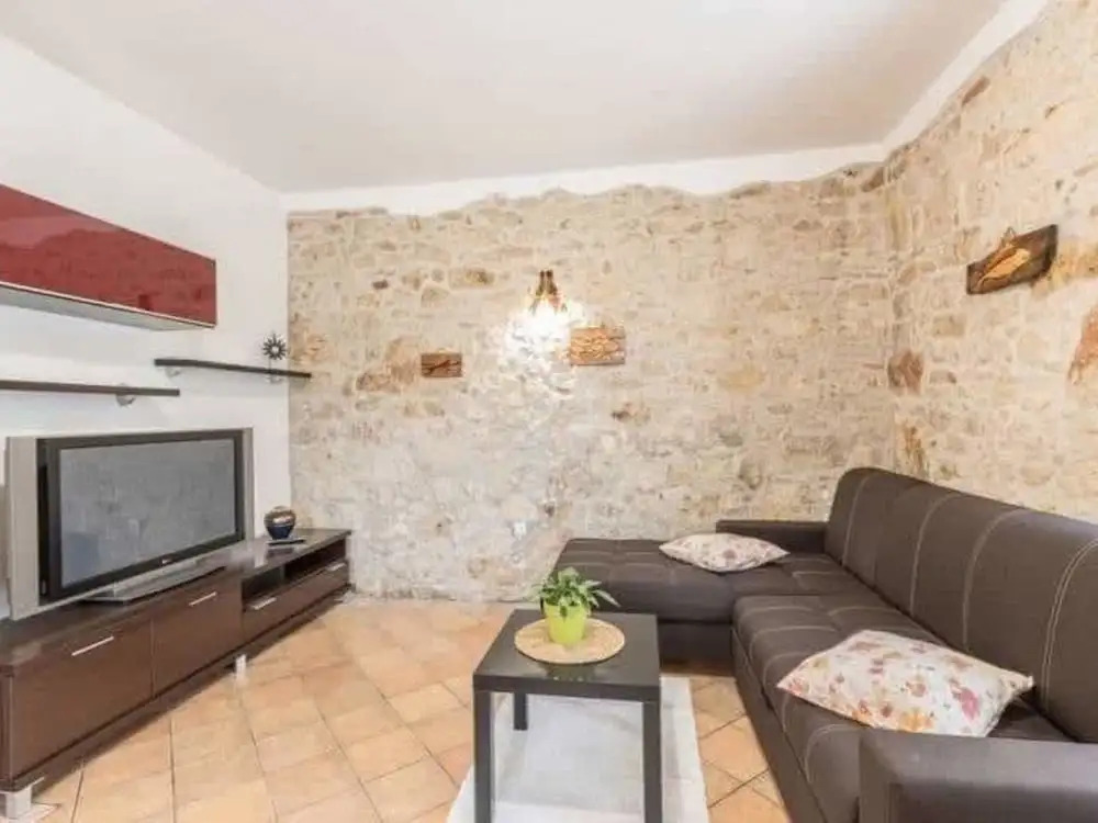 Neat Apartment on the Ground Floor Near Pula, With Shared Swimming Pool and Wifi