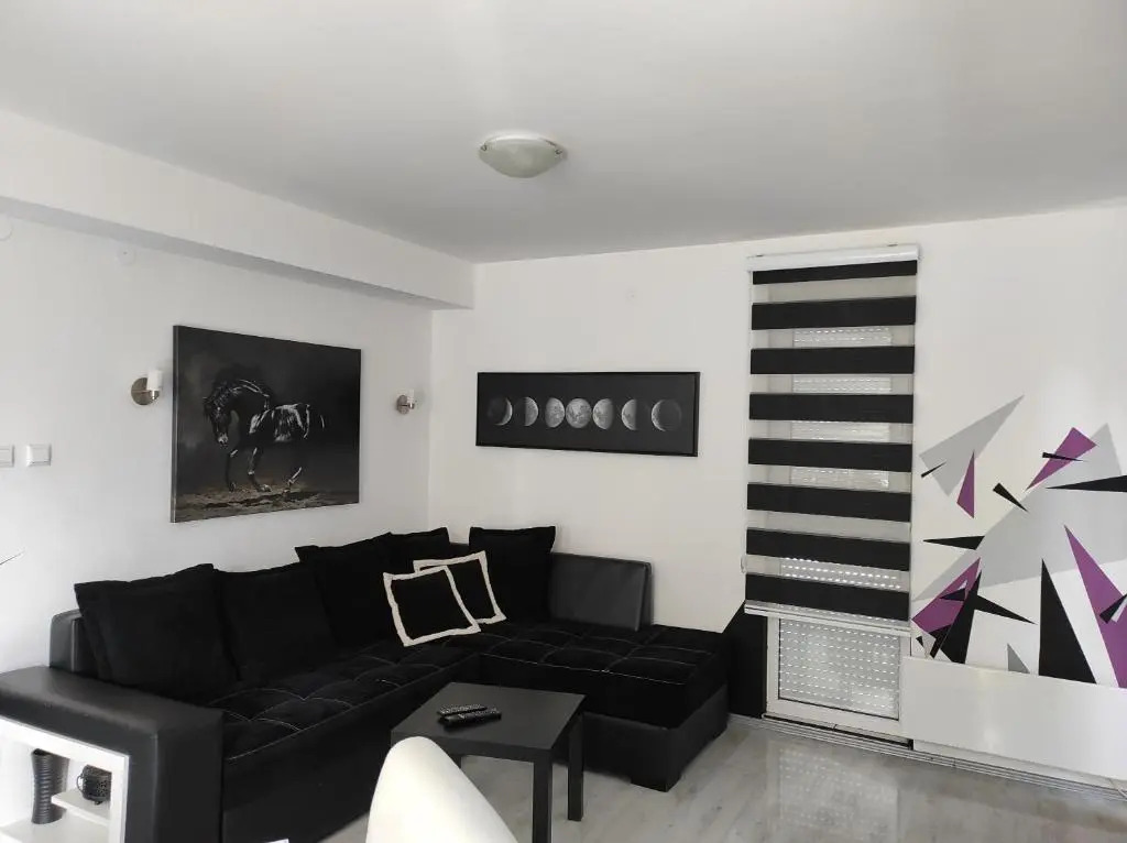 Apartment Triangle