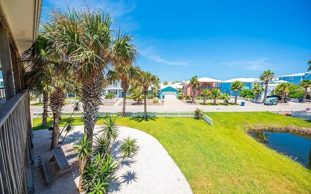 The Original Purple Pelican - 3 Br Home