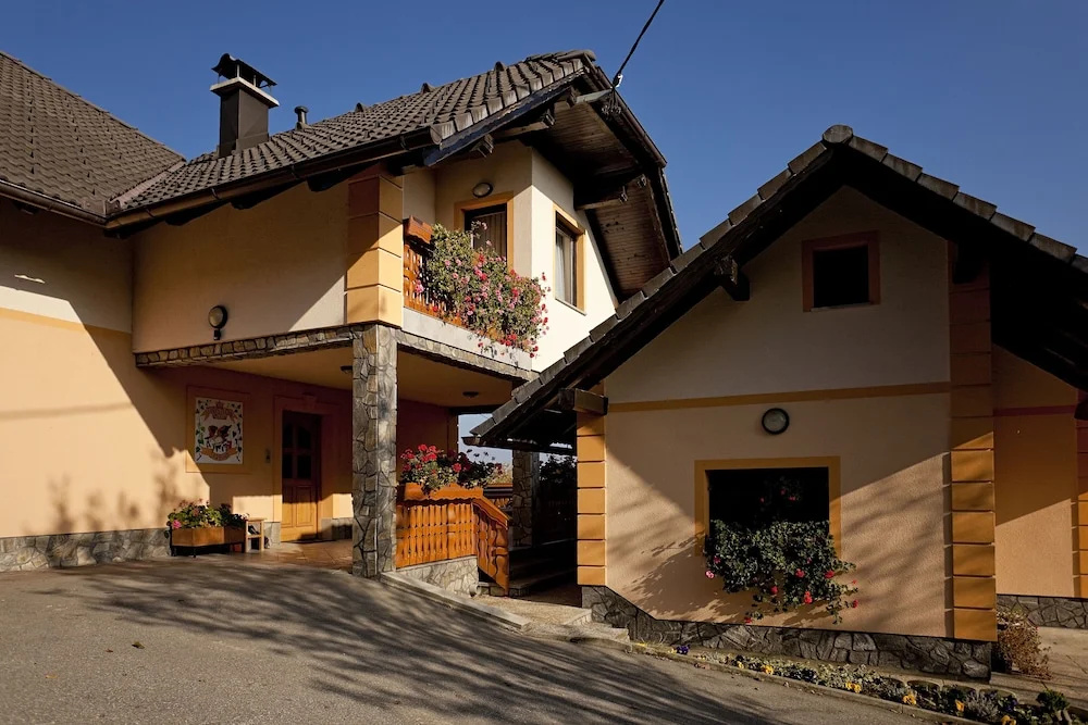 Tourist Farm Škrbina