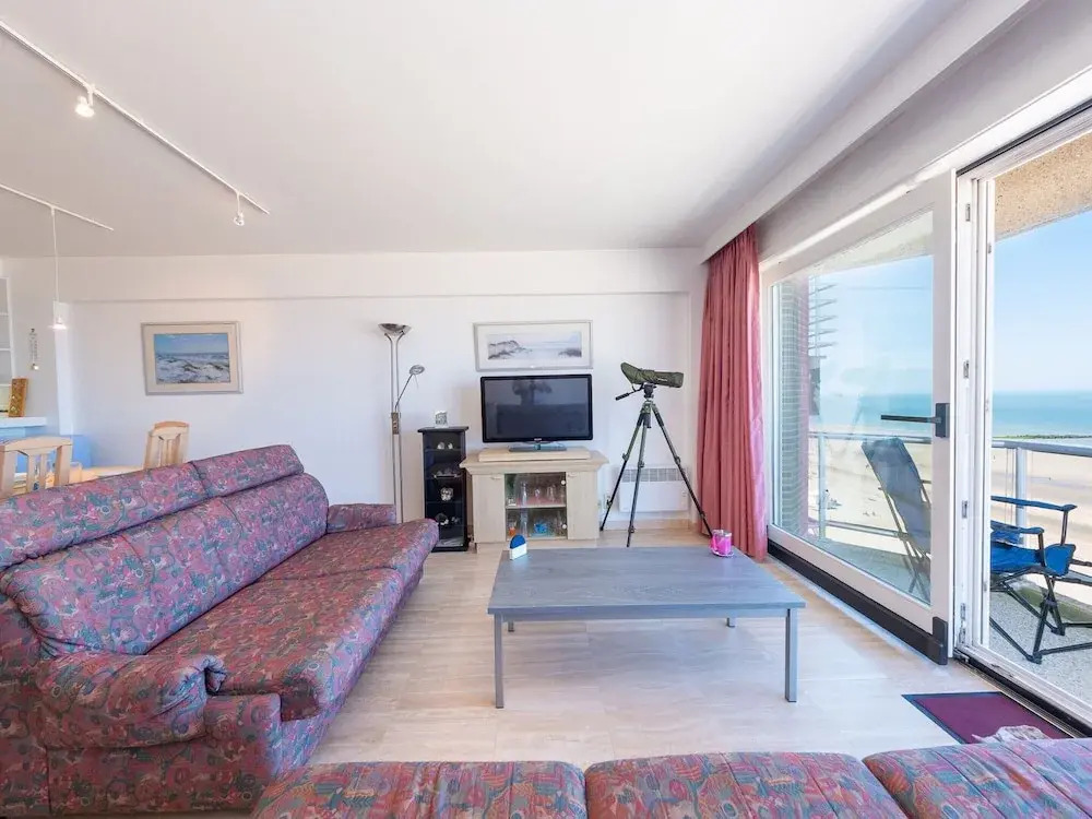 Bright Apartment With sea View