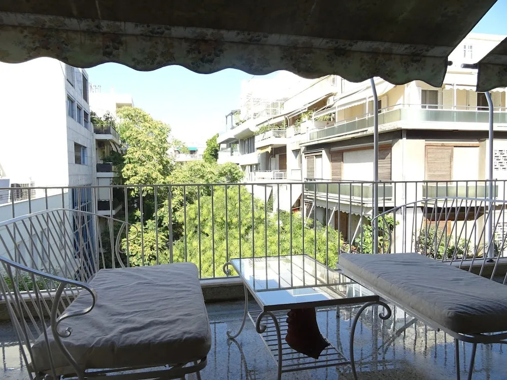 Superb location Athenian apartment