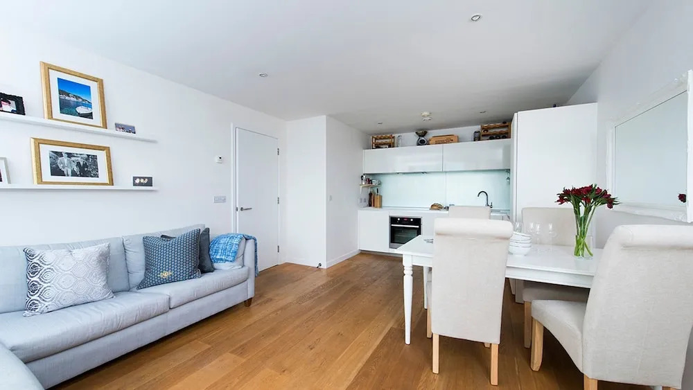 Contemporary 2br Apartment in East Putney