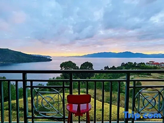 Fuxian Lake French Romantic Seaview Apartment