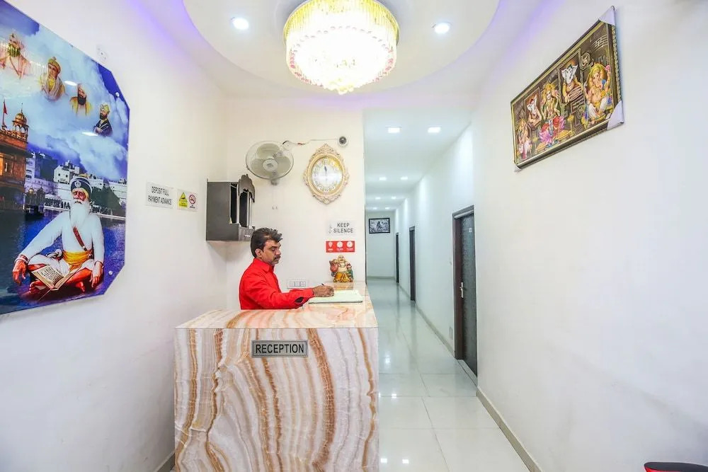 OYO 24851 Hotel R Continental