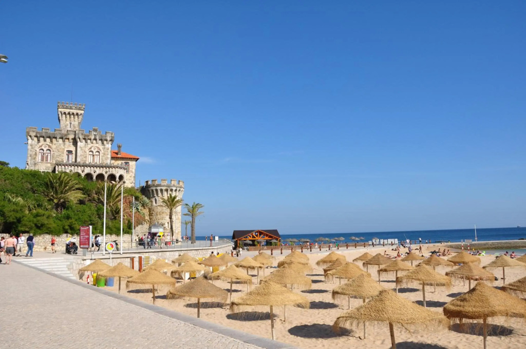 "HomeySuite" in Estoril Beach Apartment