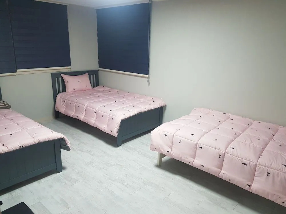 Friends Guesthouse - Hostel