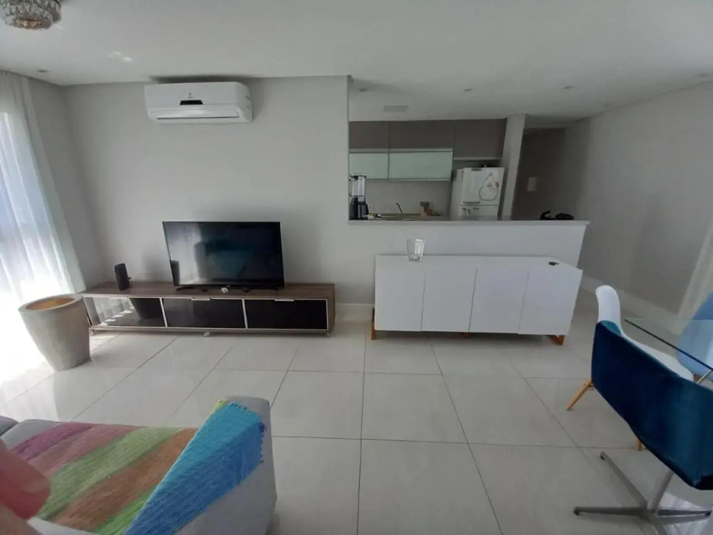 Apto novo, 2 quartos, quadra praia em Santos.