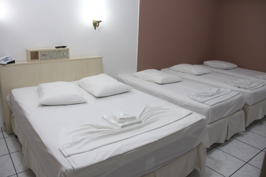 Oasis Chartouni Hotel