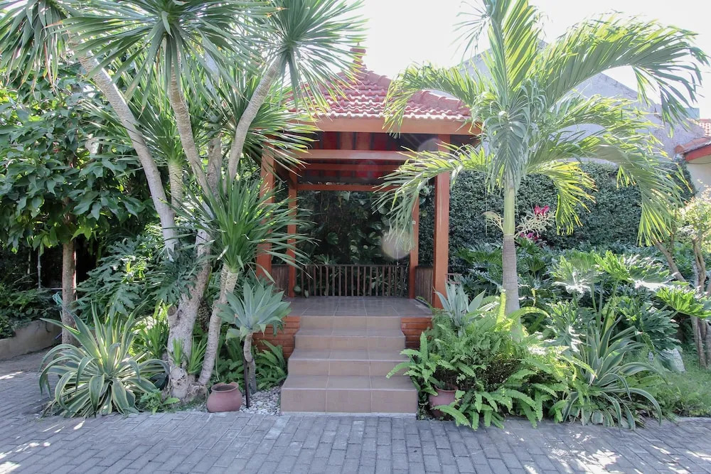 OYO 1361 Singosari Family Residence