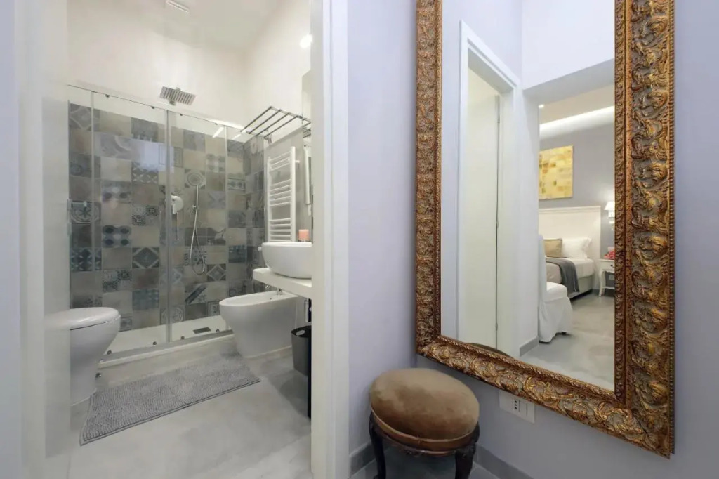 Roman Holiday Suites