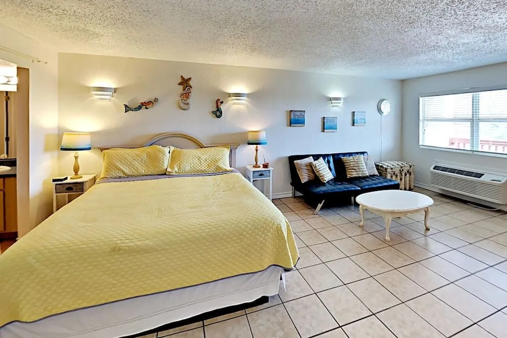 124 Sea Breeze - Island Time 1 Bedroom 1 Bathroom Condo