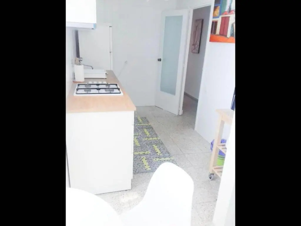 Lots of Sunlight 3 Bedroom Apartment With Balcony Air Conditioning Sys3yr