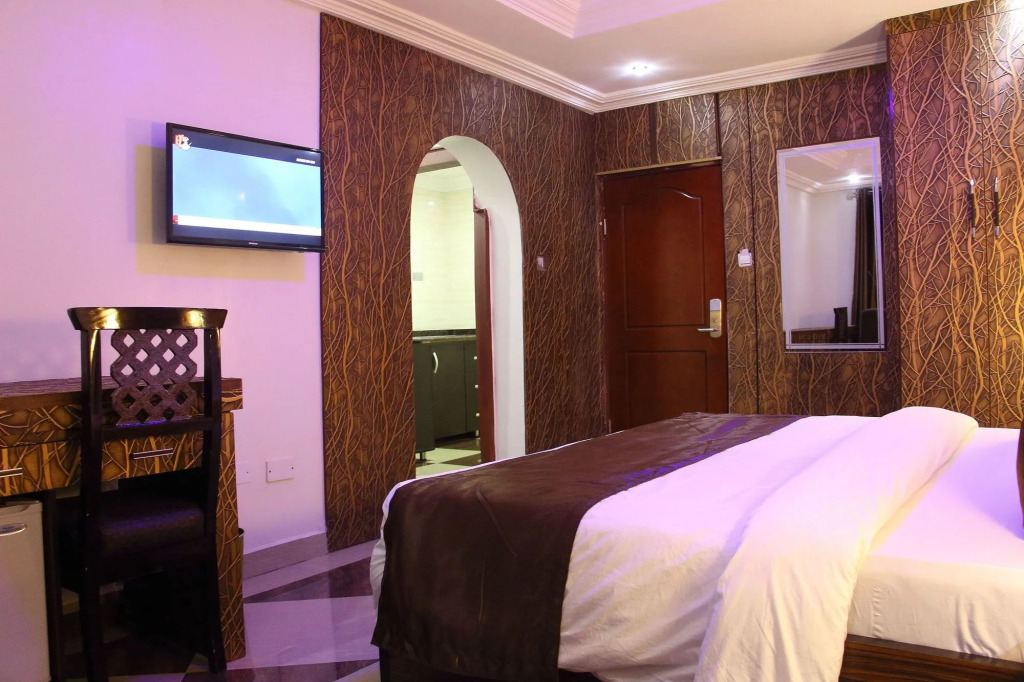 E-Suite Hotel