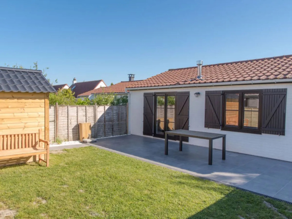 Holiday Home Duinenhuisje 25 parking and shared pool by Interhome