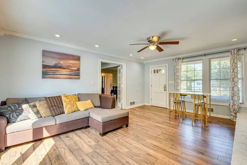 Spacious Home w/ Hot Tub, 14 Mi to Downtown Atl!
