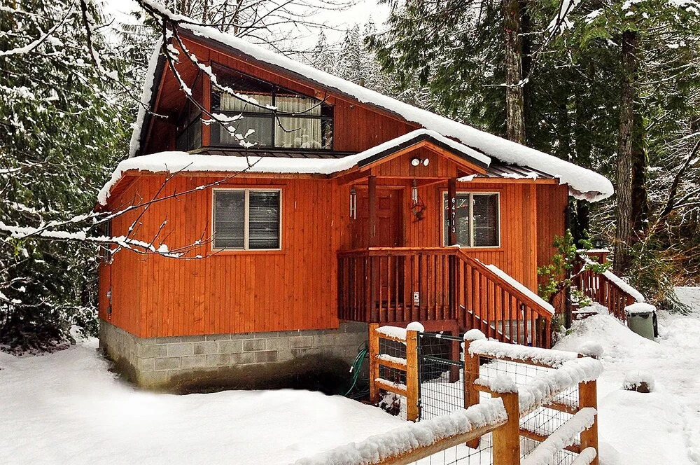 Rustic River Paradise - One Bedroom Cabin with Hot Tub