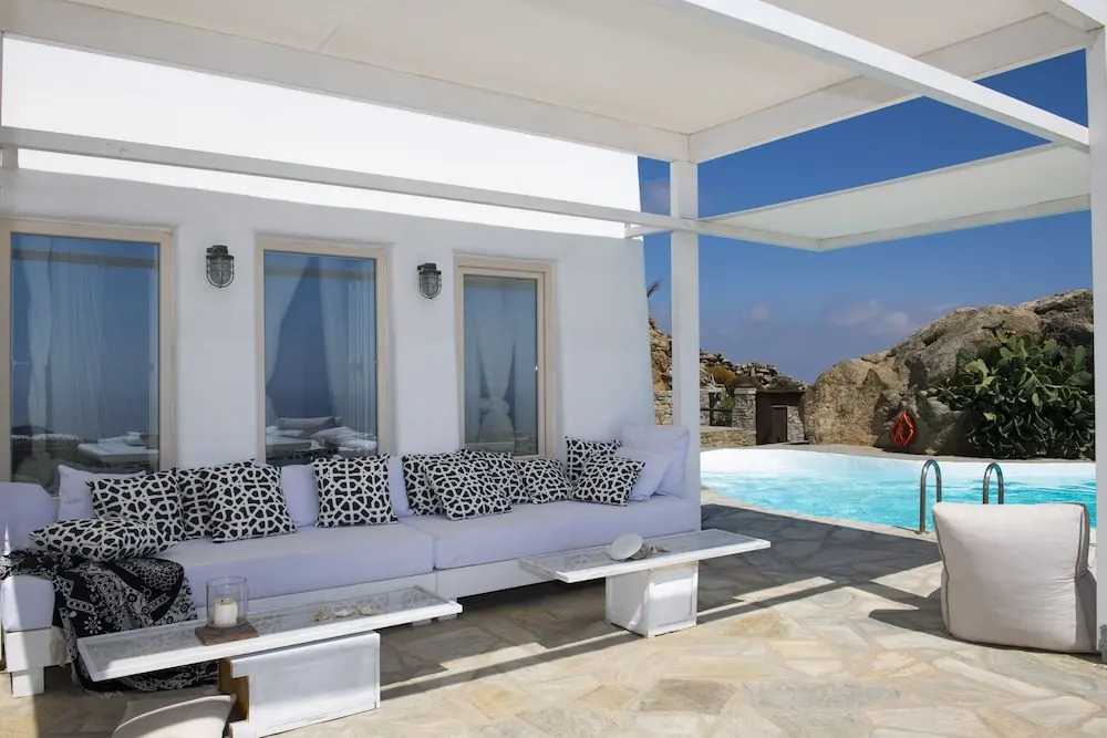 Mykonos Teatro Suites and Villa
