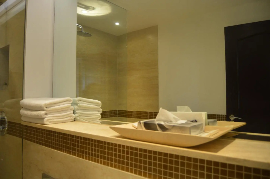 Holiday Villa Hotel