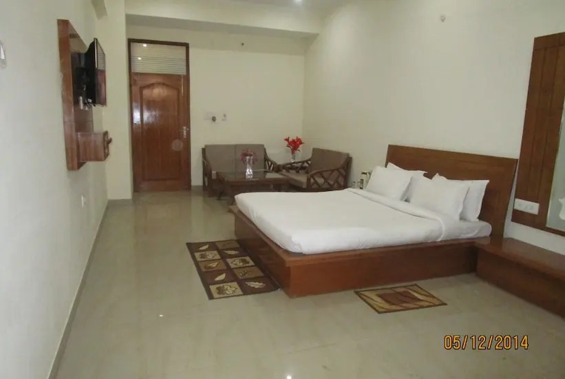 Hotel Vrindavan Garden