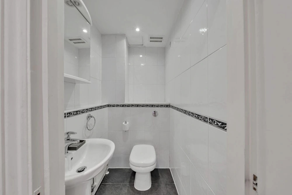 Hertford Flat 4