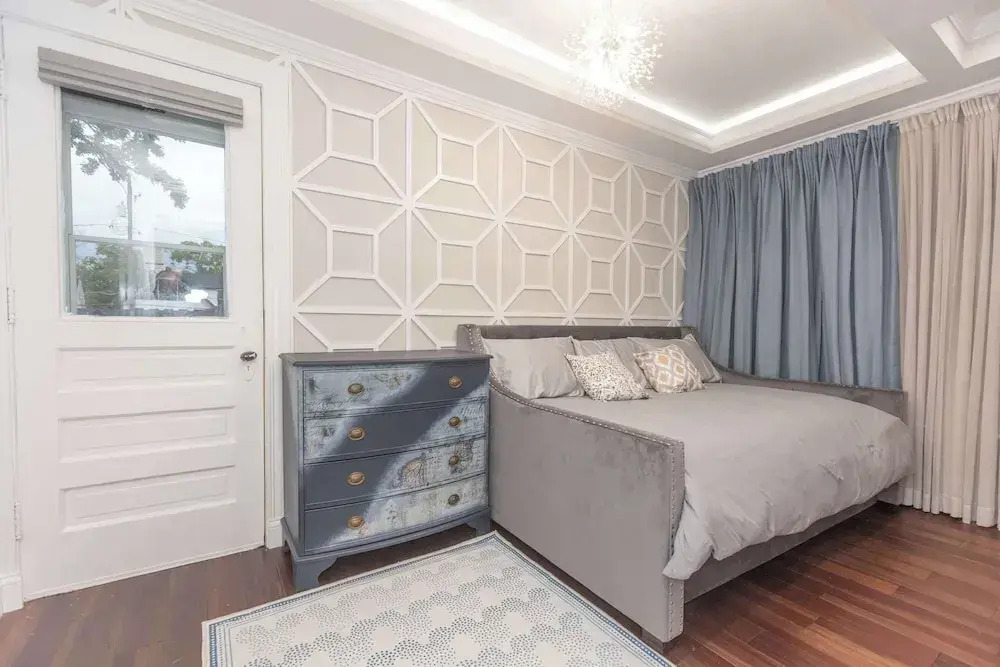 4 BDR Lake Geneva Estate Across From Beach!