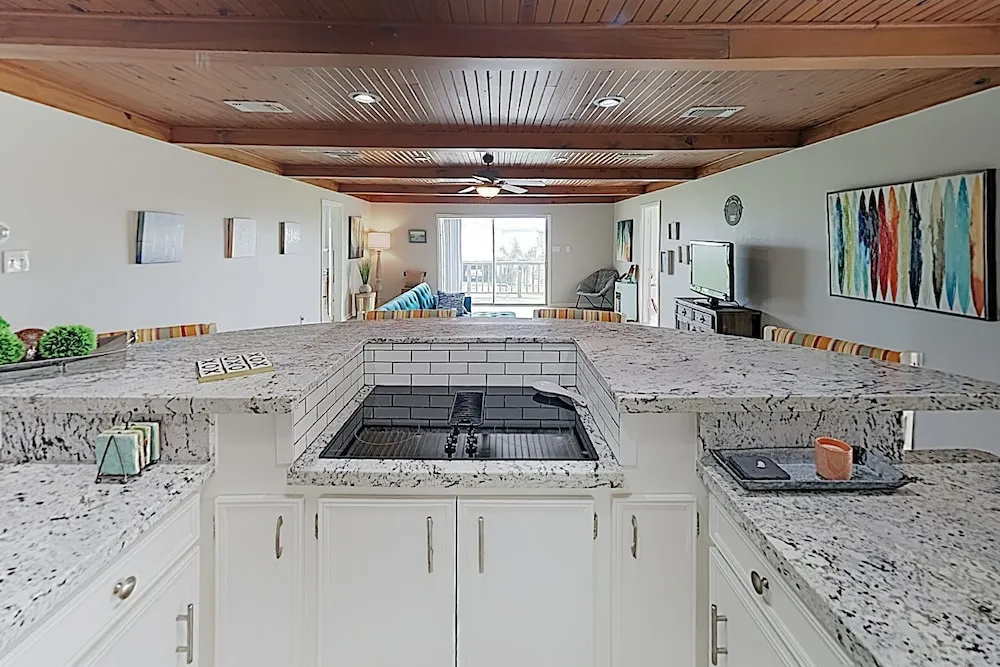 Pristine Jamaica Beach Getaway W/ Walkable Locale 3 Bedroom Home