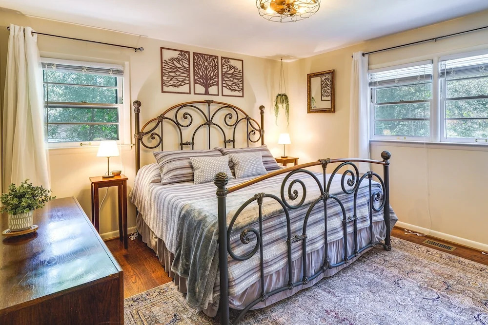 Southern Pines Vacation Rental w/ Deck & Grill!