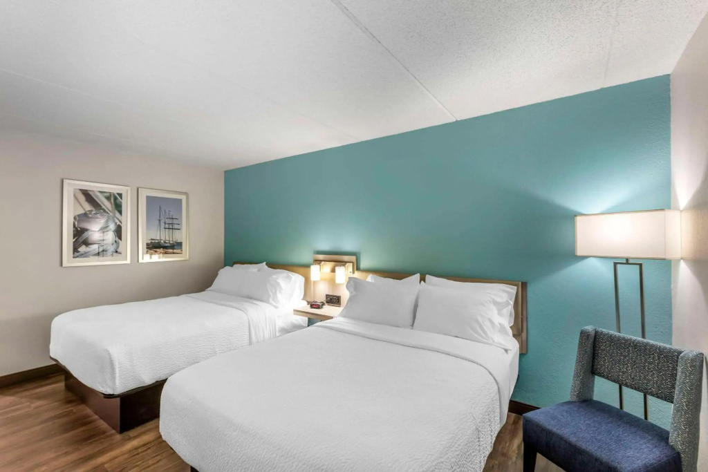 The Harborview on Lake Michigan, an Ascend Collection Hotel