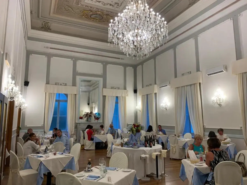 Отель Grand Hotel & Des Anglais