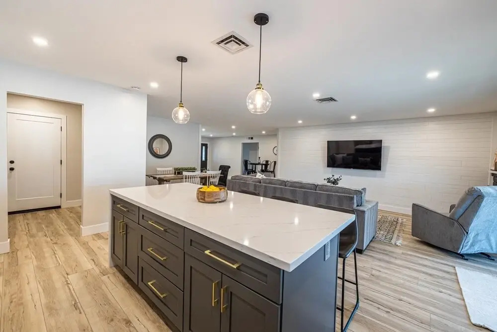 Open Floor Mesa Gable Vacation Home with Heated Pool by Redawning