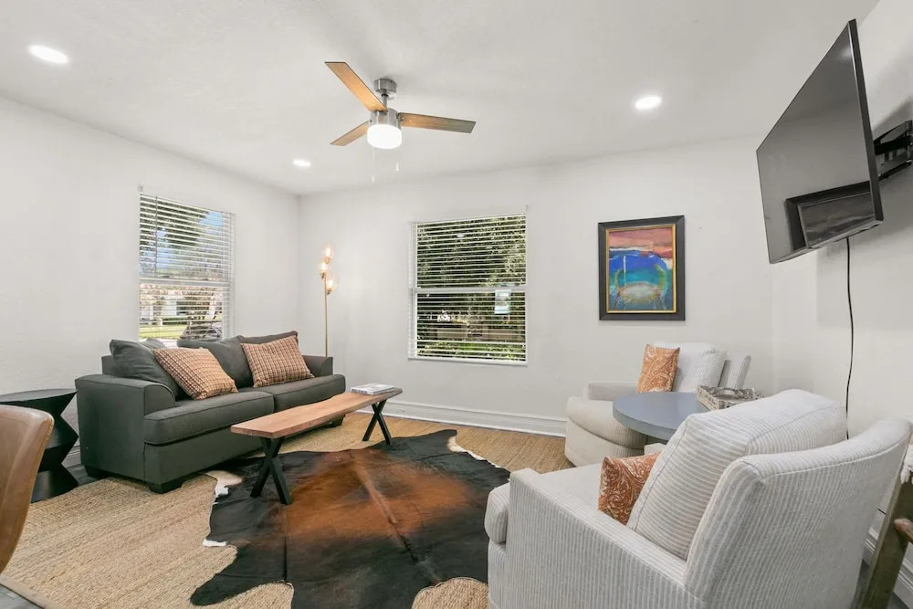 NEW Soho Sanctuary - Gorgeous Apartment Steps to S Howard Ave With Fenced Yard