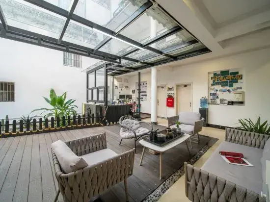 Felicity Inn ·Felicity Breeze Yuyue Concept Living Homestay (Dali Gucheng East Store)
