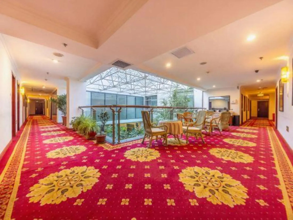 Dongying Garden Hotel (Lanzhou University Railway Station)