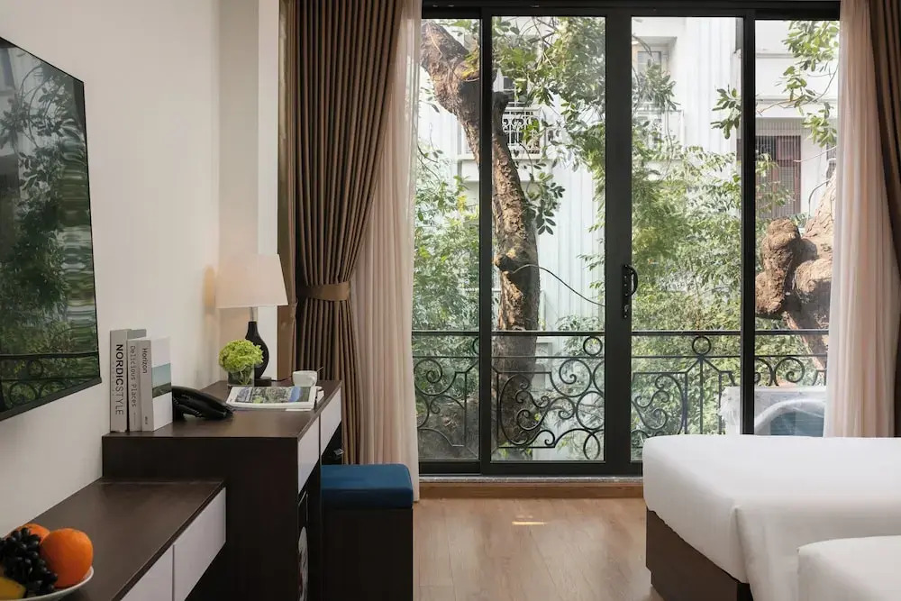 Queen Cafe Hotel