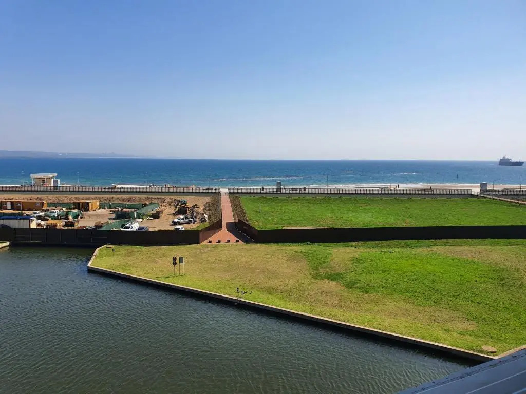 Accommodation Front - Gorgeous 4 Sleeper Beachfront Apartment