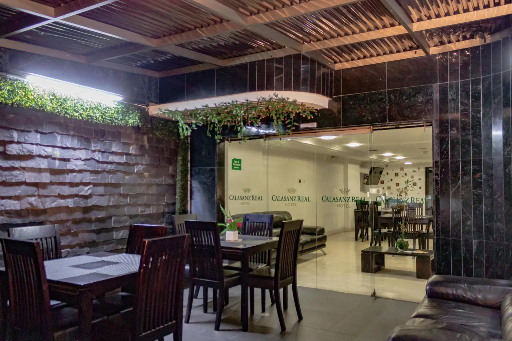 Hotel Calasanz Real