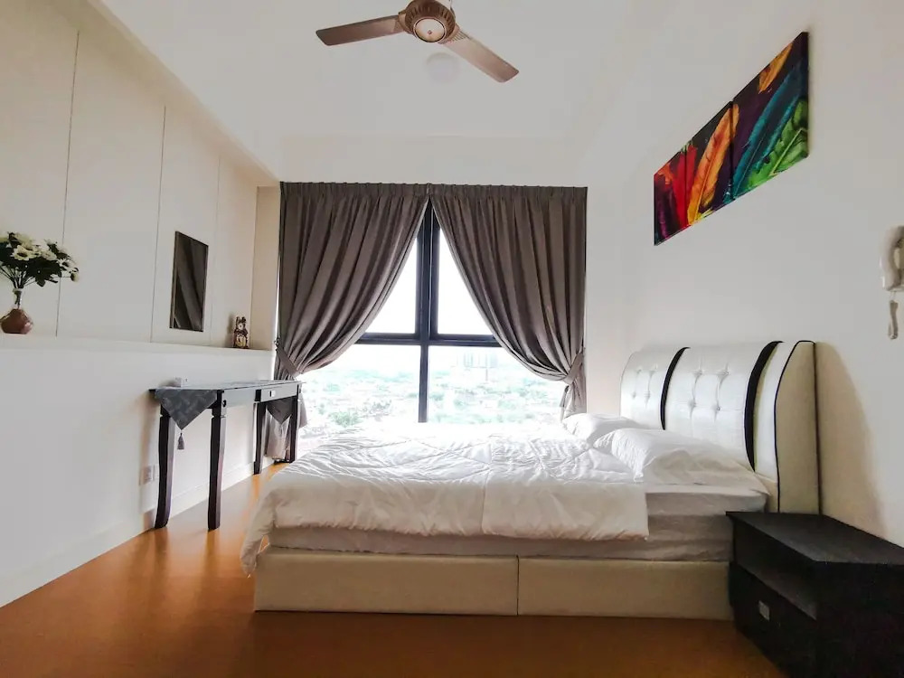 The Hub Service Apartment