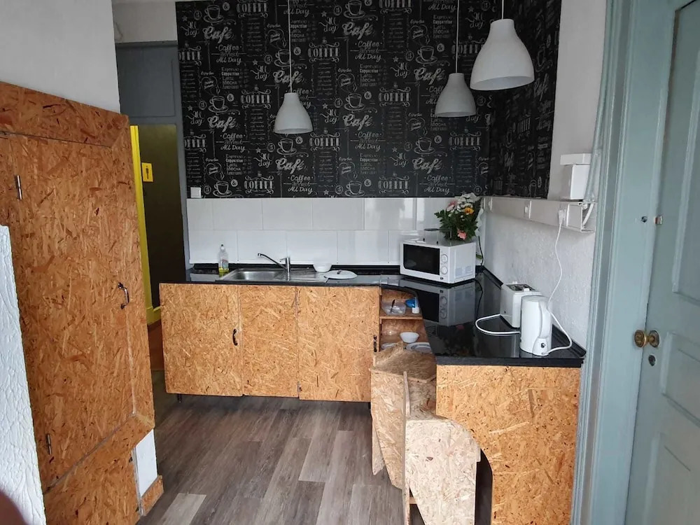 Aykibom Hostel