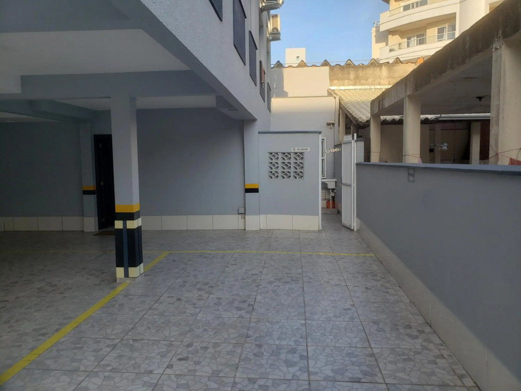 Apto 1 quarto, Centro de Bombinhas, 130 metros da praia.