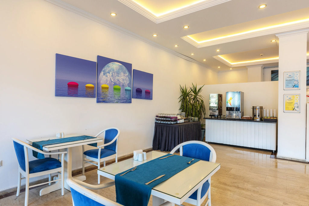 K Maris Hotel