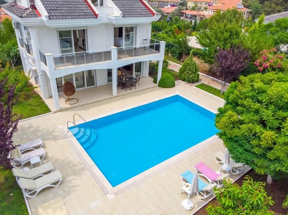 Crown Villa 2