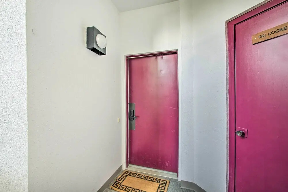 Wintergreen Condo w/ Balcony + Mountain Views!